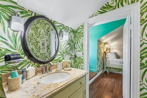 Lookout Bathroom with granite vanity - Windemere Inn Florida bed and breakfast